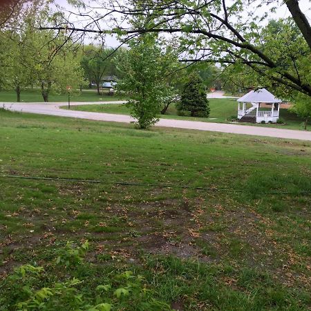 Attwood House Bed And Breakfast Near Manhattan, Ks Randolph Экстерьер фото