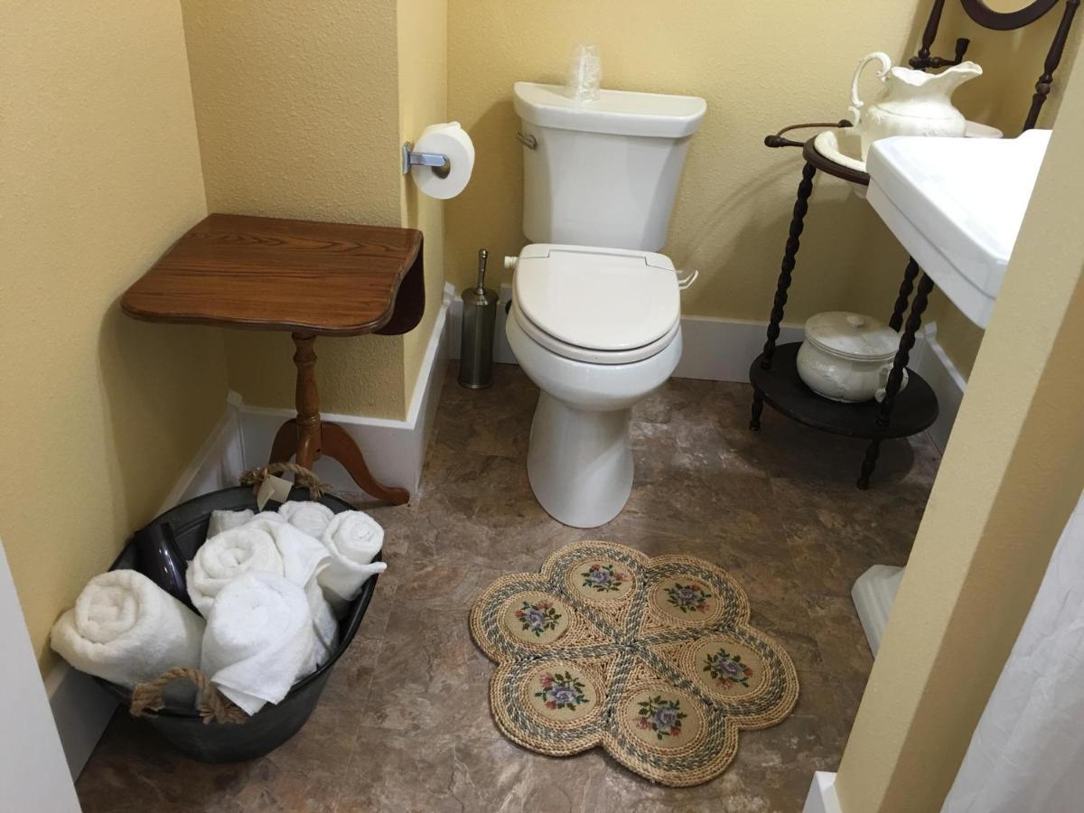 Attwood House Bed And Breakfast Near Manhattan, Ks Randolph Экстерьер фото