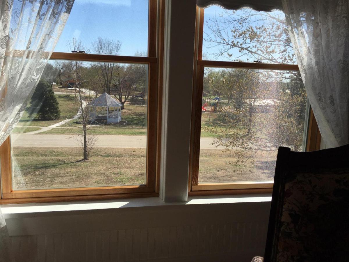 Attwood House Bed And Breakfast Near Manhattan, Ks Randolph Экстерьер фото