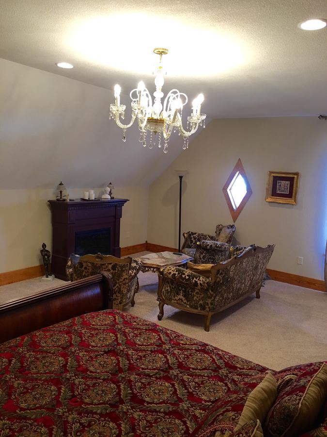 Attwood House Bed And Breakfast Near Manhattan, Ks Randolph Экстерьер фото