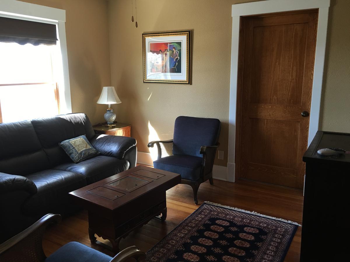 Attwood House Bed And Breakfast Near Manhattan, Ks Randolph Экстерьер фото