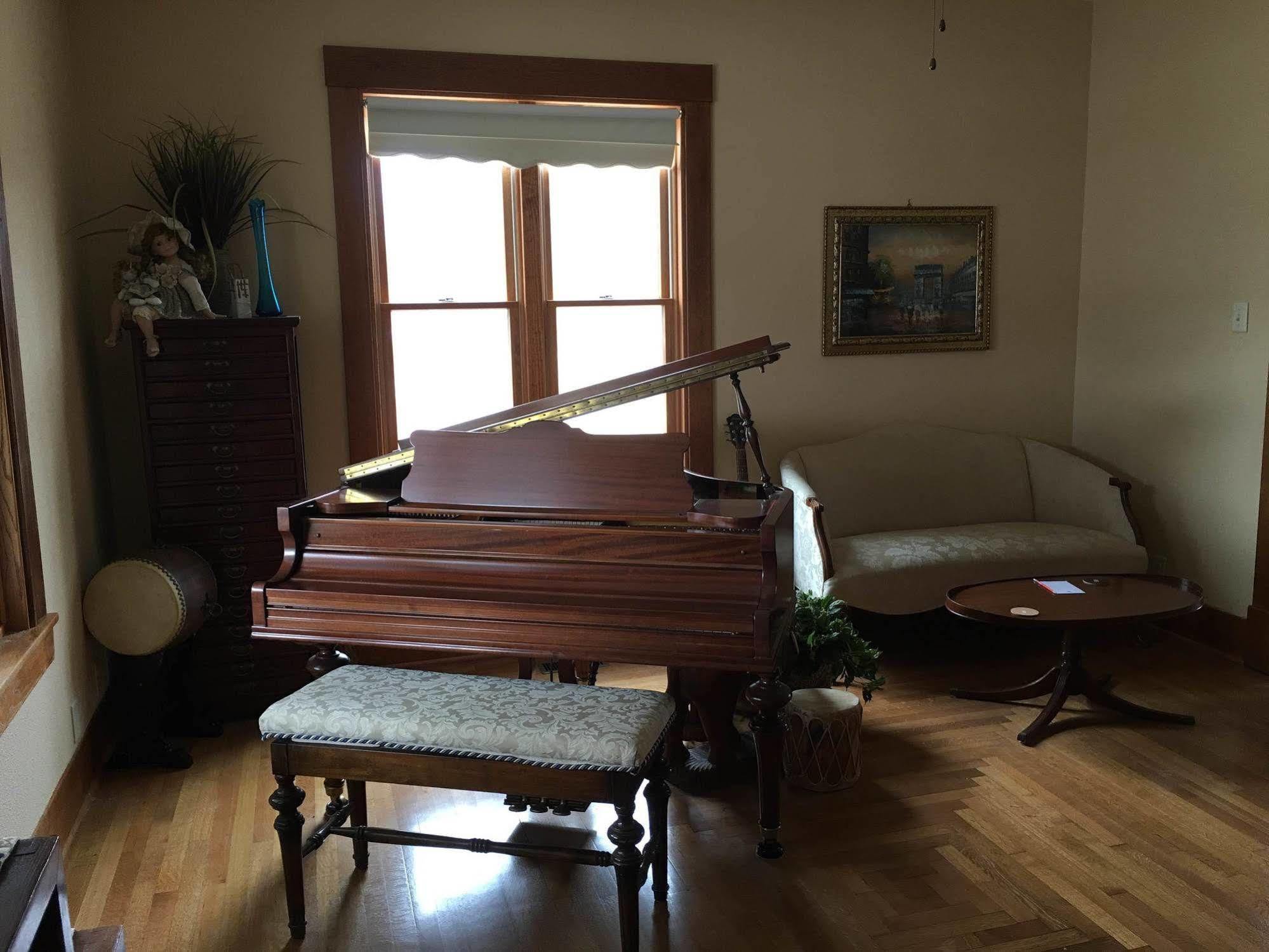 Attwood House Bed And Breakfast Near Manhattan, Ks Randolph Экстерьер фото