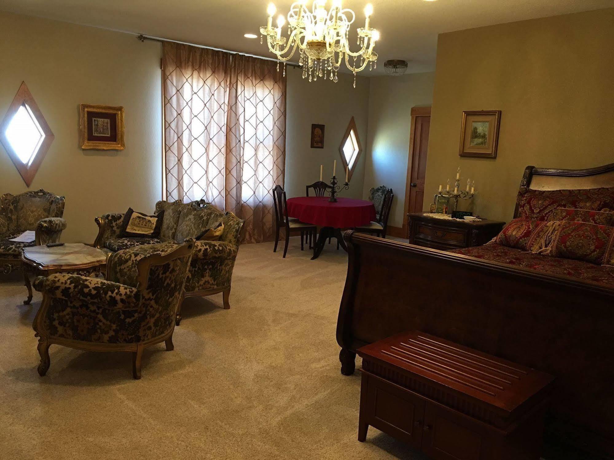 Attwood House Bed And Breakfast Near Manhattan, Ks Randolph Экстерьер фото